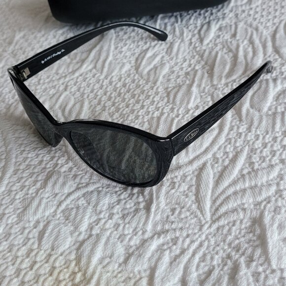 L.L. Bean Sunglasses with Case - Picture 5 of 9